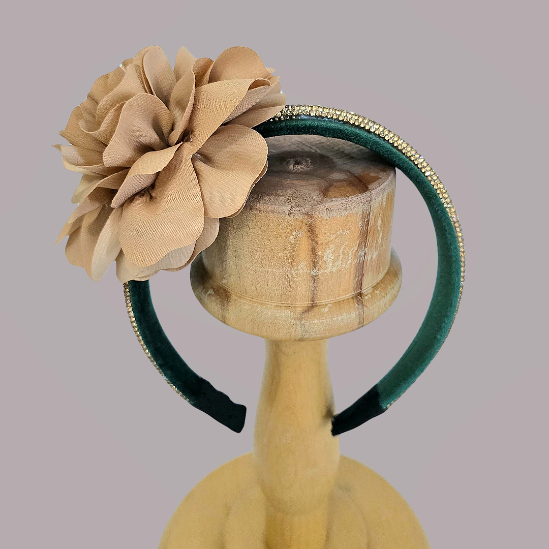 Yeşil Gold Renk Kadife Taç