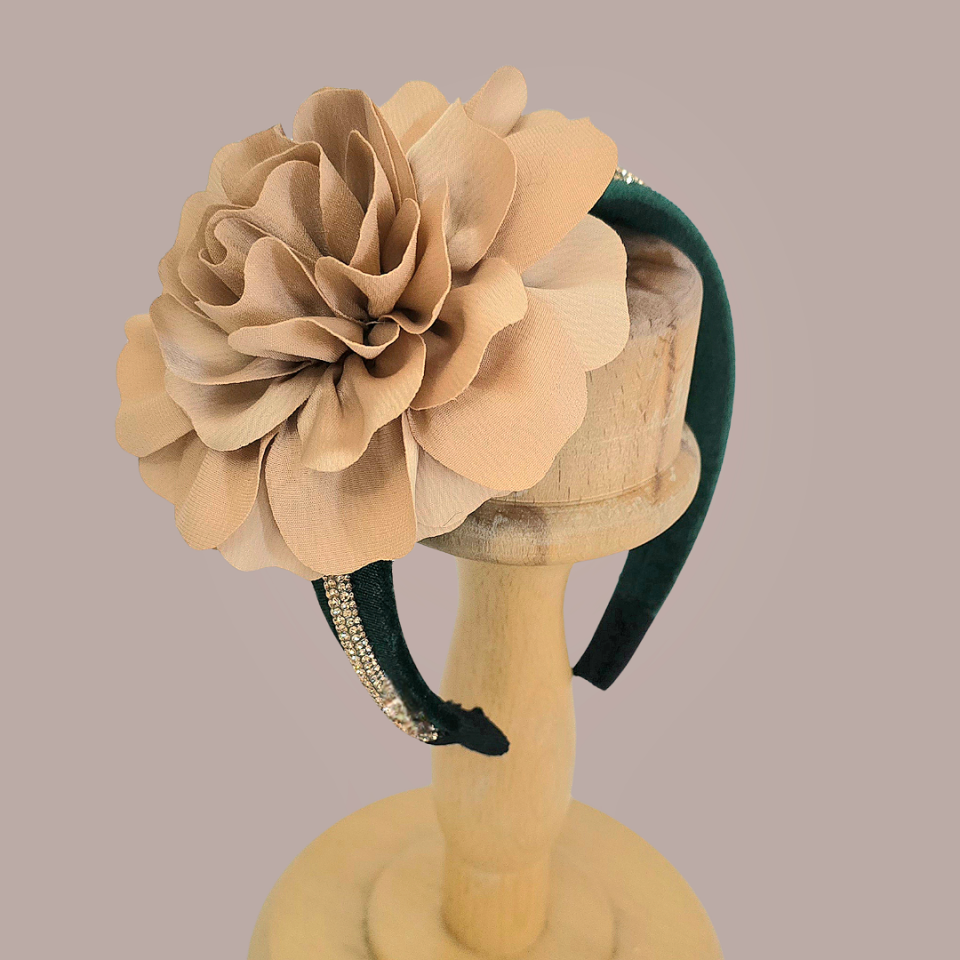 Yeşil Gold Renk Kadife Taç