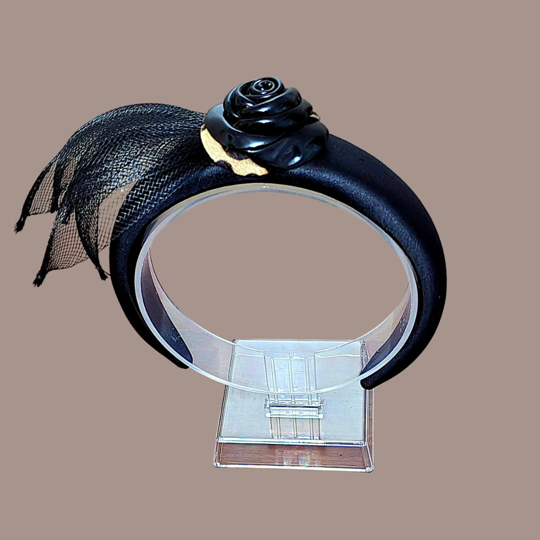 Siyah Renk Saten  Taç