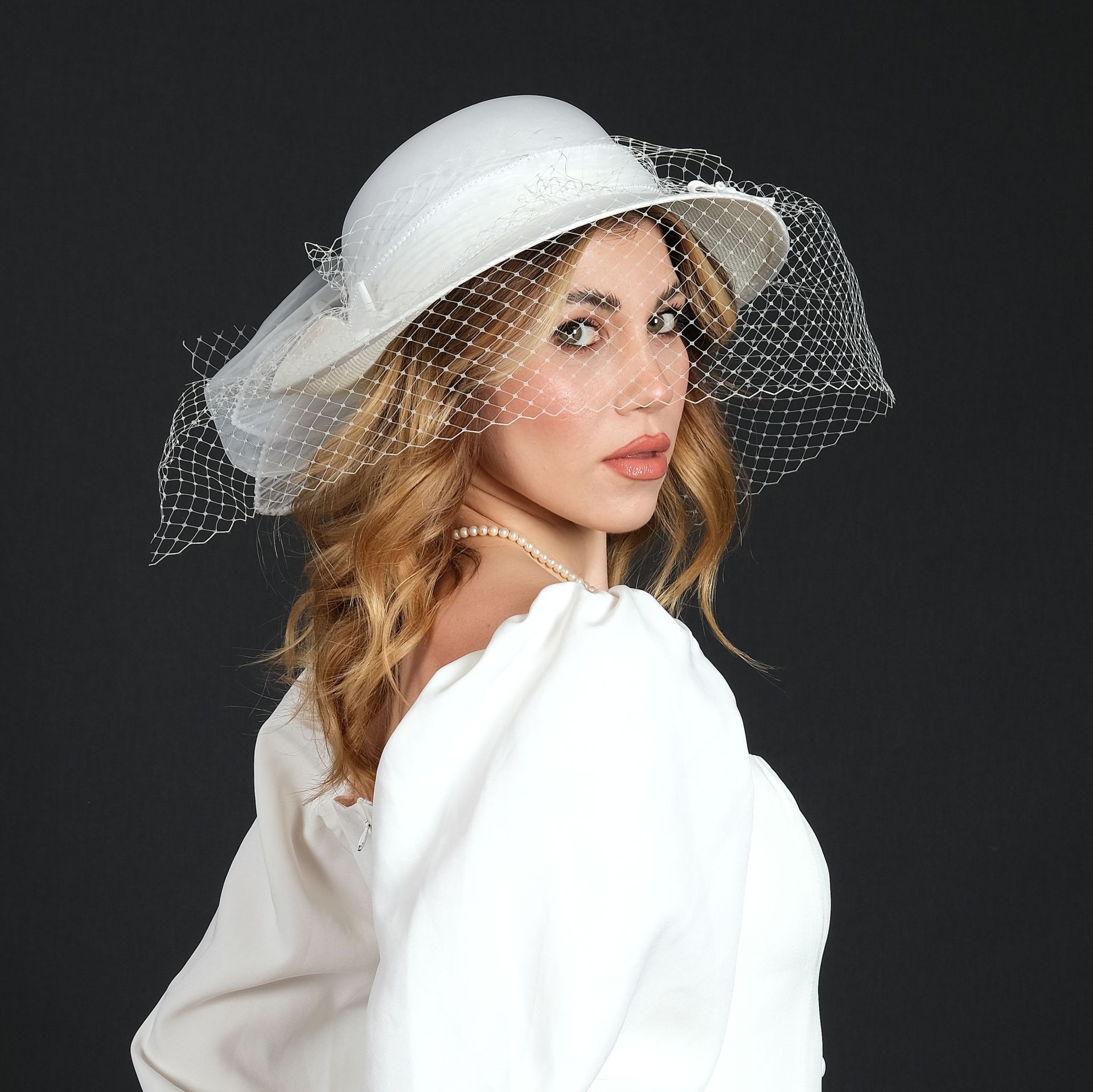 Adel C - Beyaz Renk Vualet Şapka 58 cm