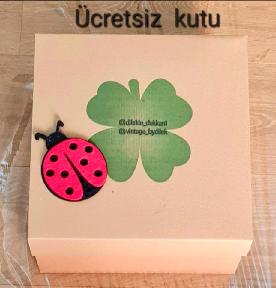 Siyah Renk Saten  Taç