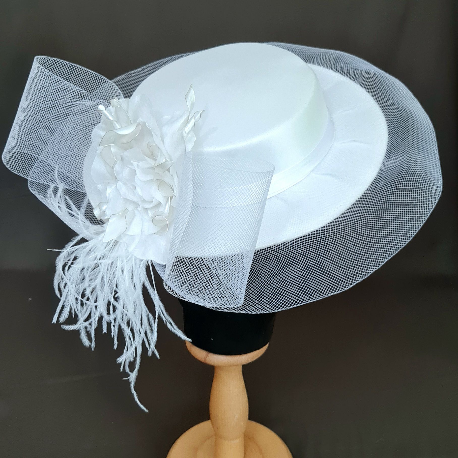 Adel F - Beyaz Renk Vualet Şapka 35 cm