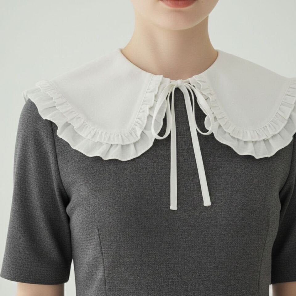 Kırık Beyaz Renk Coton Şifon Tek Fırfırlı Yaka