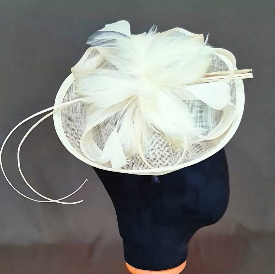 Fiona krem  Renk Tüylü Vualet 28 cm