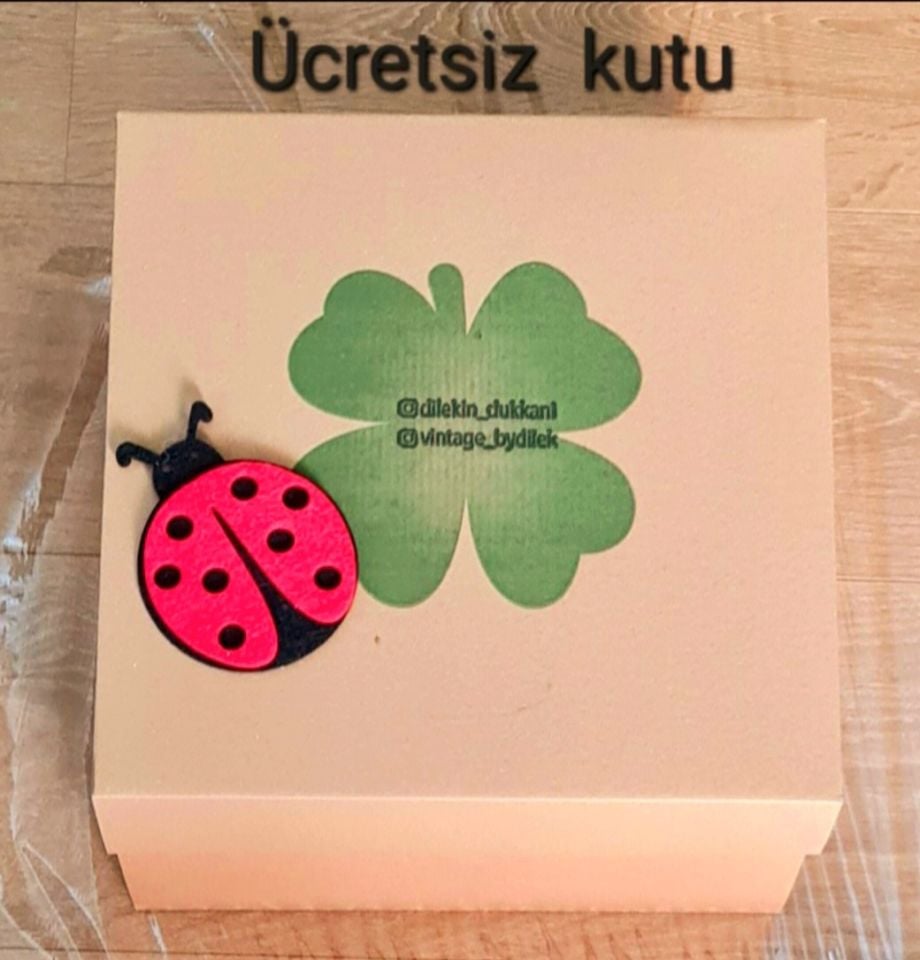 Siyah Renk Saten Taç