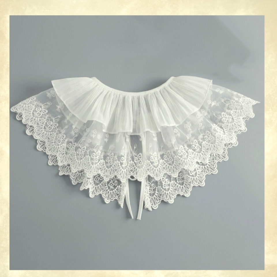 Kırık Beyaz Renk Şifon Yaka