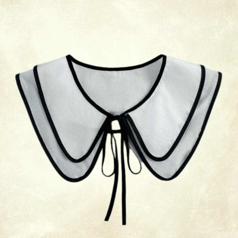 Beyaz Siyah Biyeli Yaka