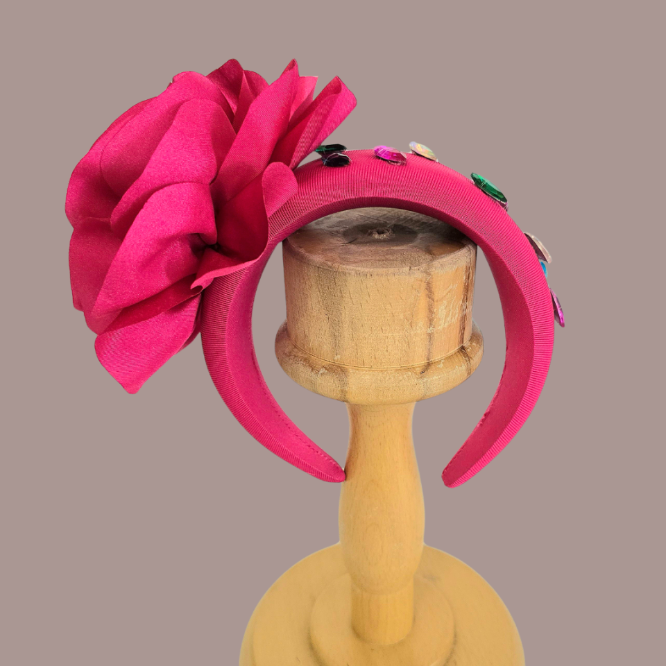 Fuşya Pembe Renk Taç