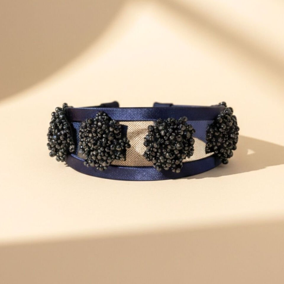 Amanda Parlament Mavi Taç