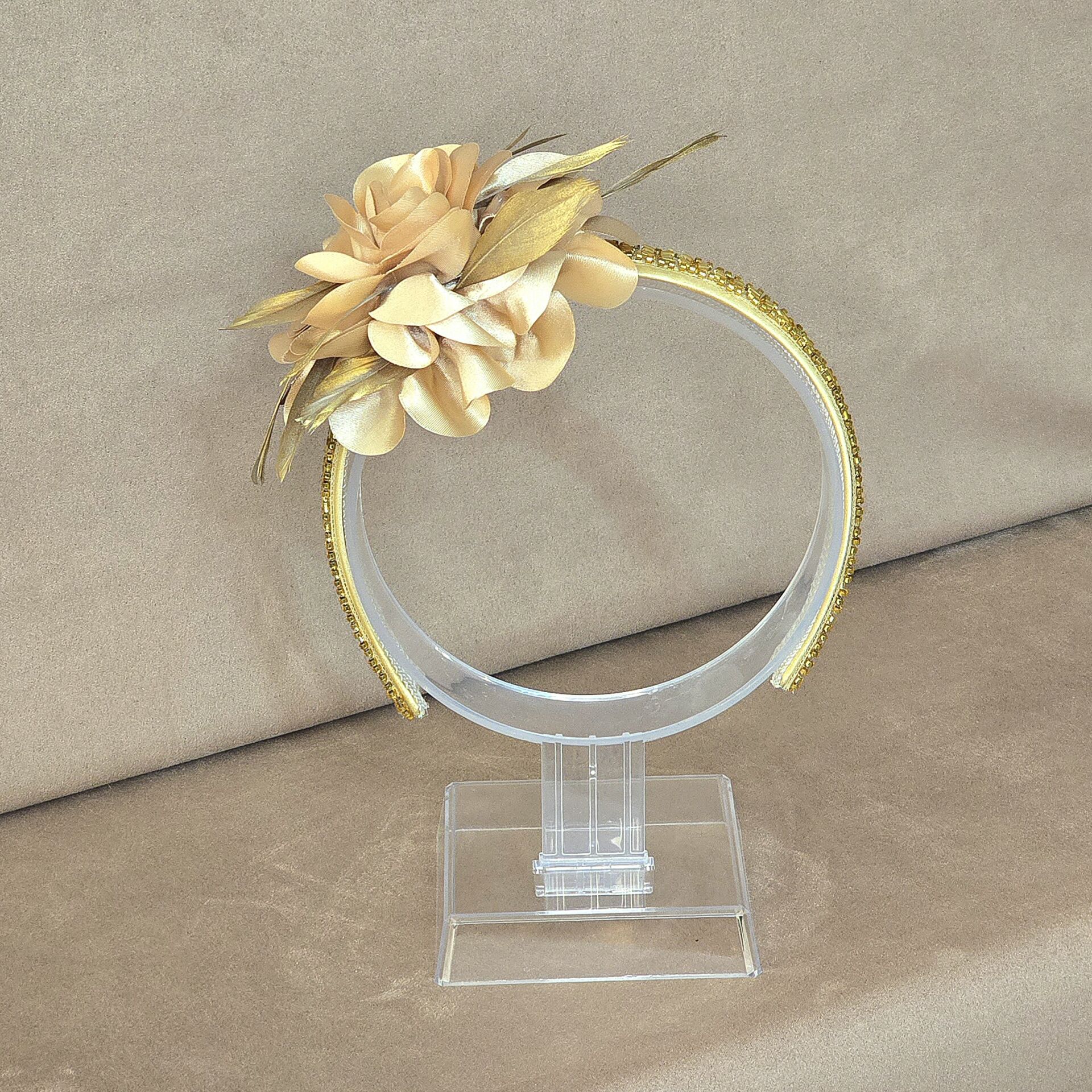 Amanda Gold Renk Taç