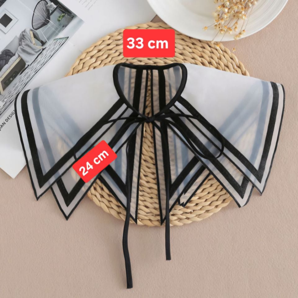 Beyaz Siyah Biyeli Yaka