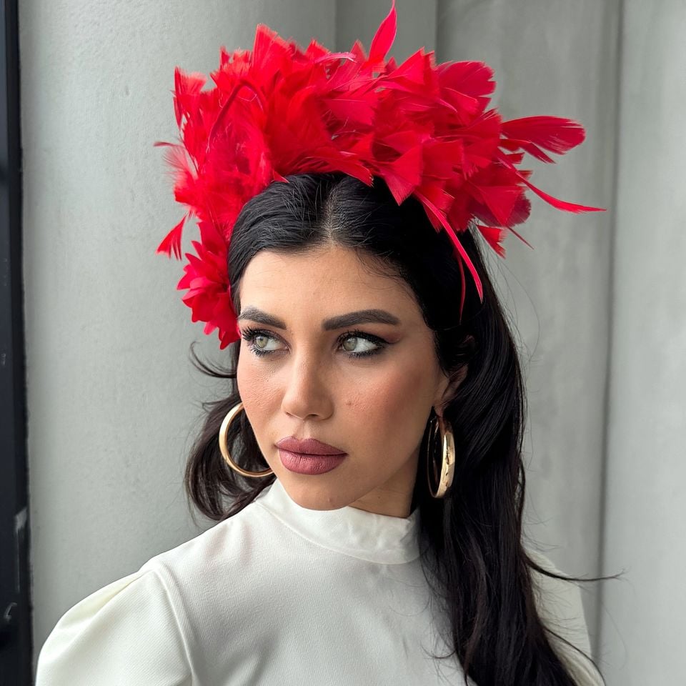 Amanda Kırmızı Renk Taç