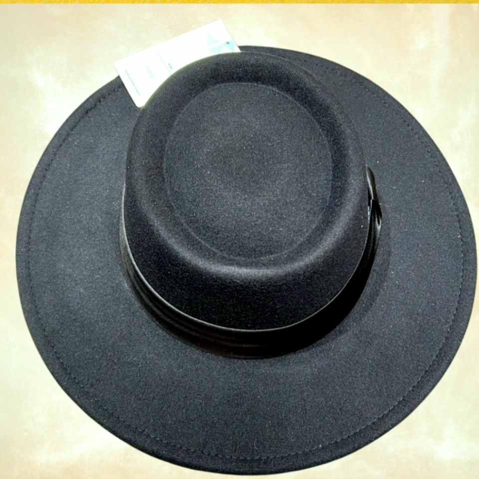 Jazz Siyah Renk Biyeli Şapka 9 cm kenarlı