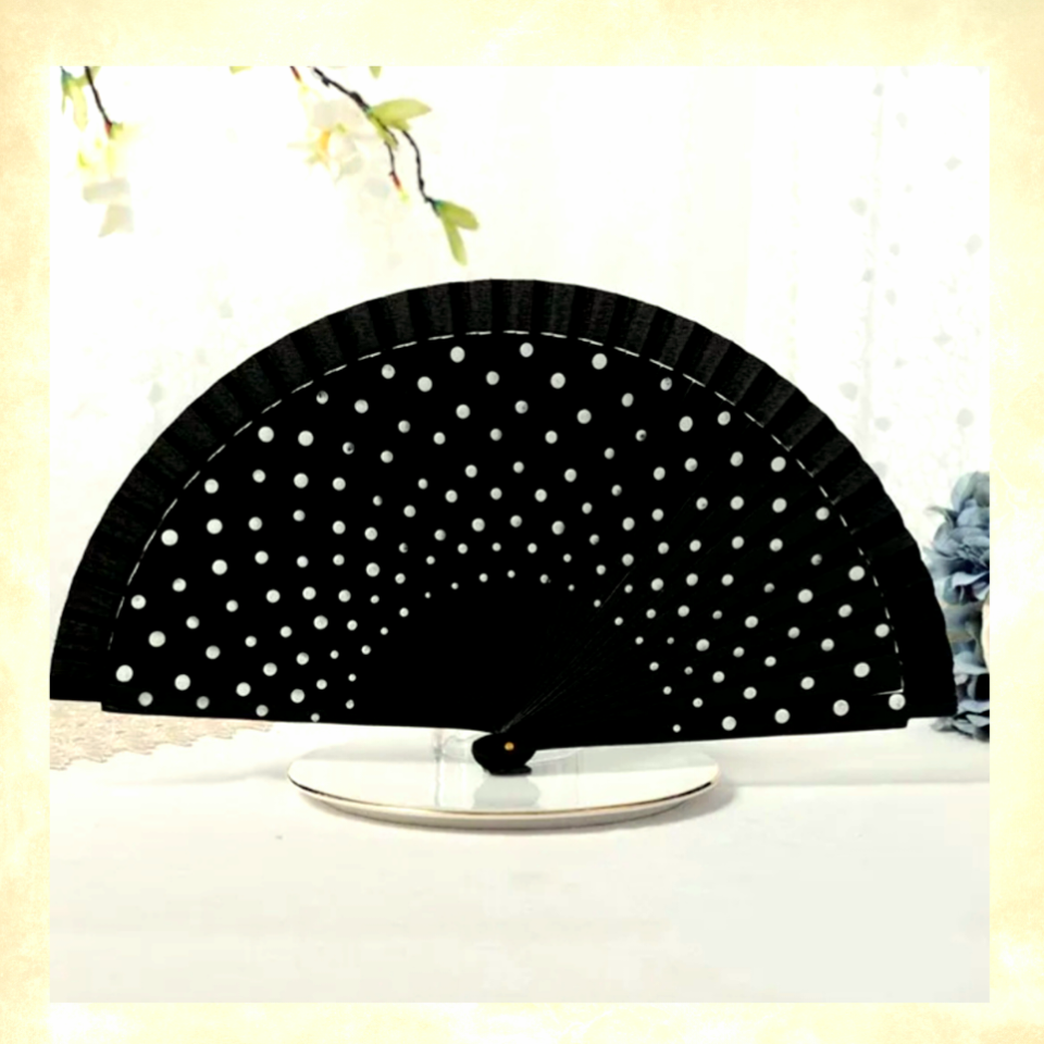 Siyah Beyaz Renk Puantiyeli Bambu Yelpaze Özel Kutulu