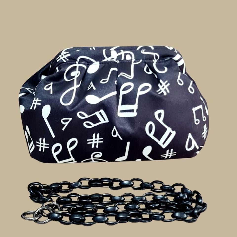 Sardunya Model Siyah Beyaz Renk Müzik Nota Desenli Tasarım Portföy Çanta
