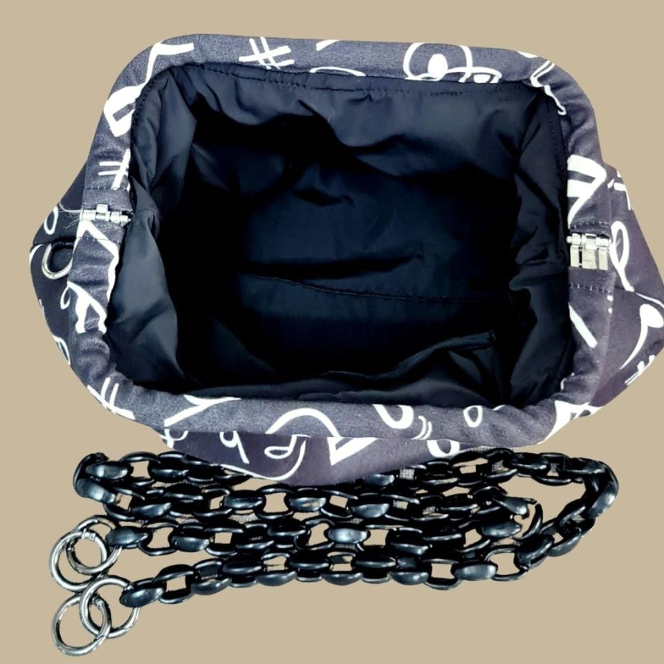 Sardunya Model Siyah Beyaz Renk Müzik Nota Desenli Tasarım Portföy Çanta