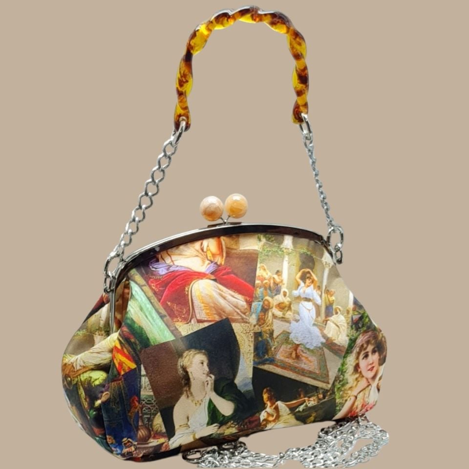 Sardunya Model  Model Koyu Renk Kadınlar Desenli Renkli Tasarım Çanta