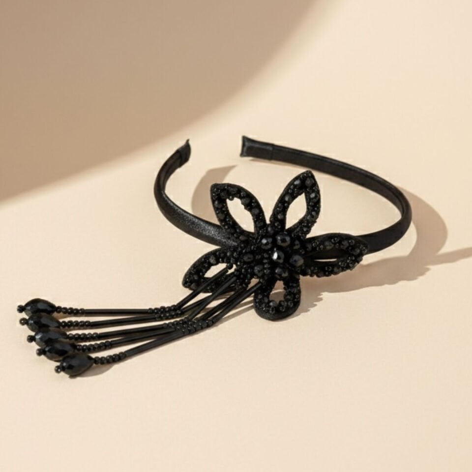 Mila Siyah Renk Yıldız Taç