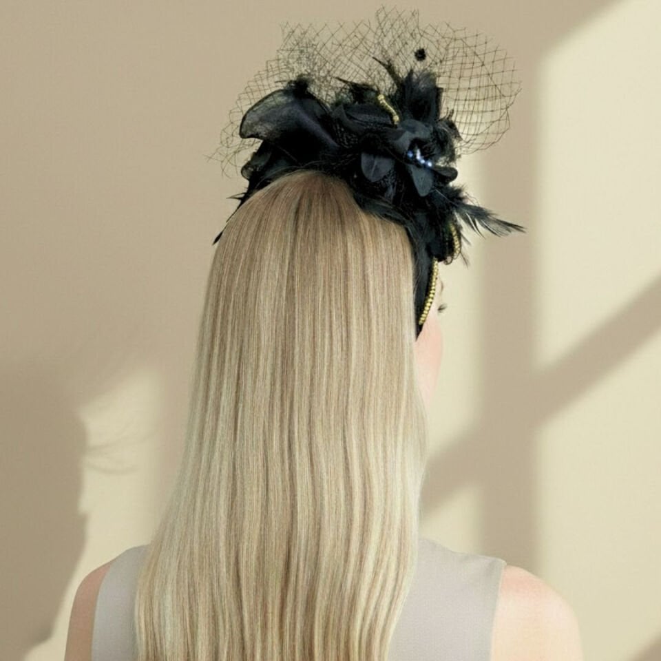 Amanda Siyah Renk Taç