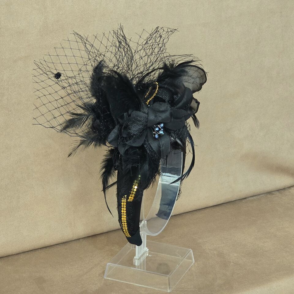 Amanda Siyah Renk Taç