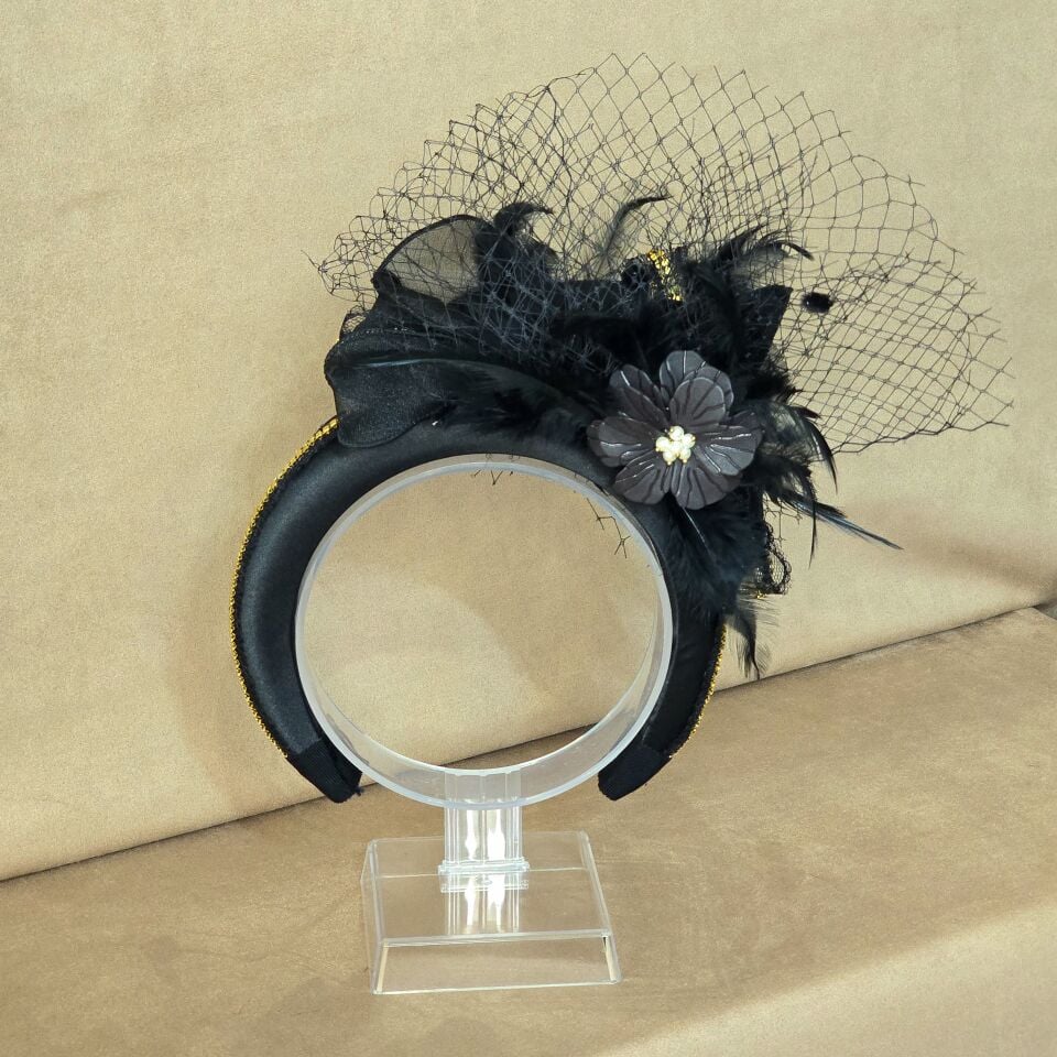 Amanda Siyah Renk Taç