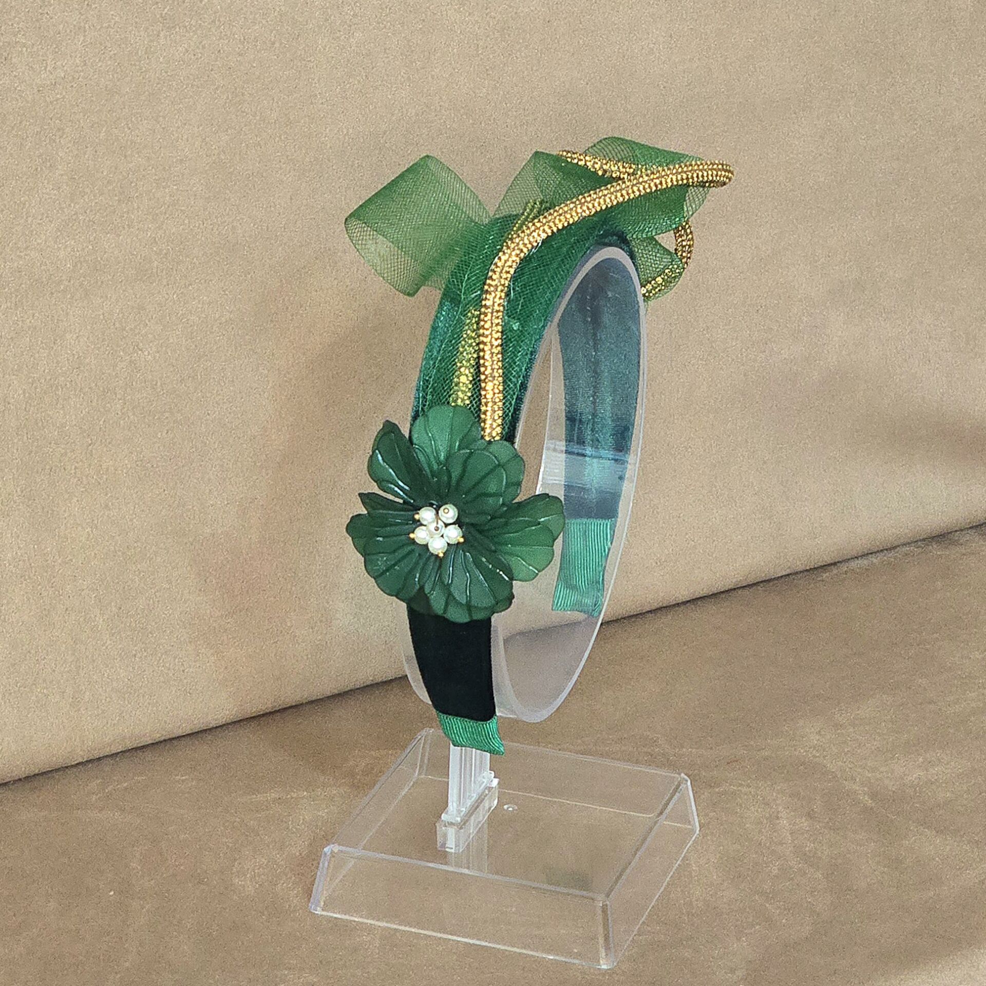 Mila Yeşil Renk Kadife Taç