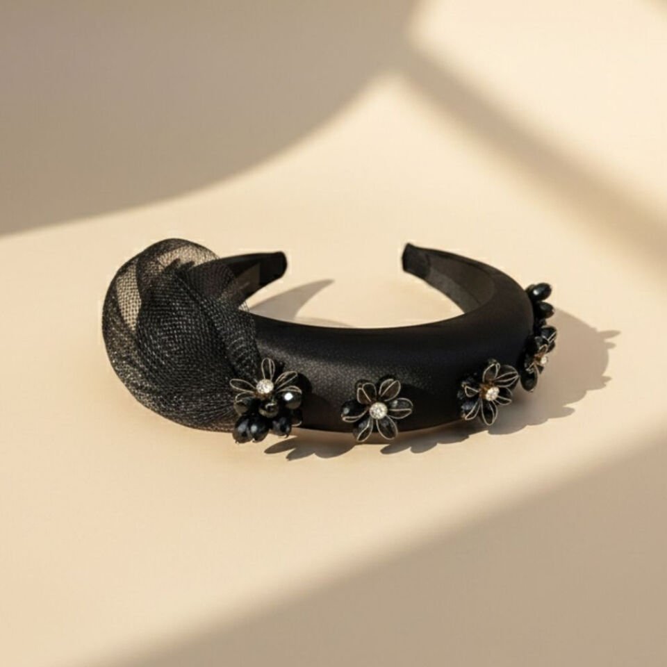 Mila Siyah Renk Taç