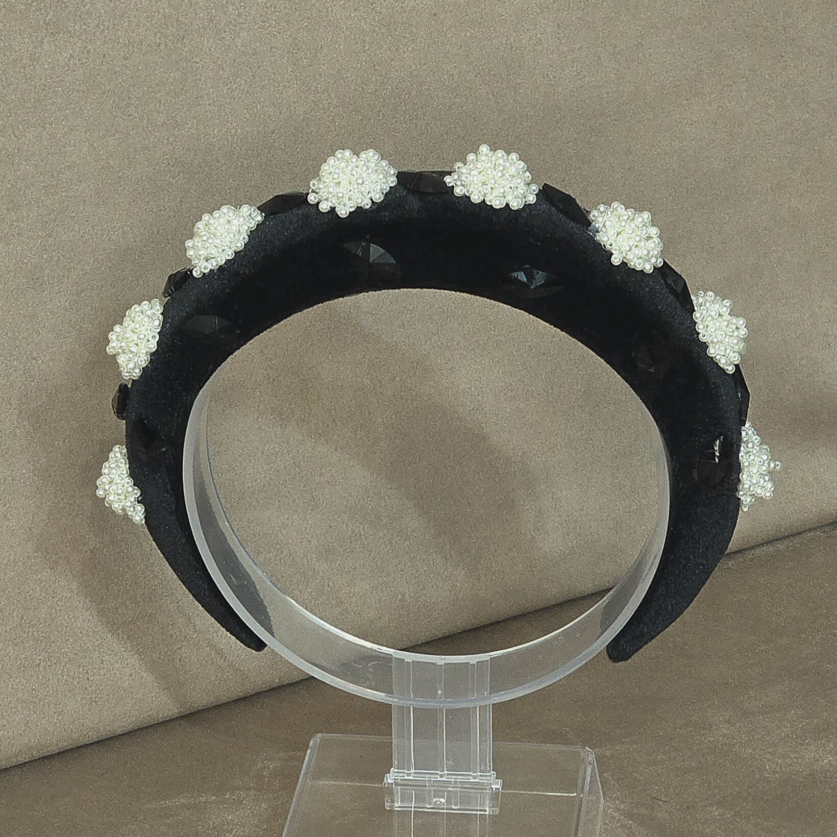 Mila Siyah Renk Taç