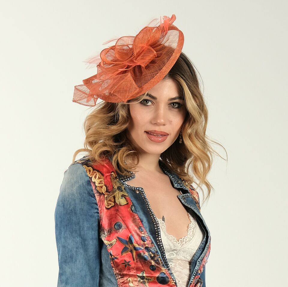 Carmen Turuncu Renk Vualet 30 cm Özel Şapka Kutulu