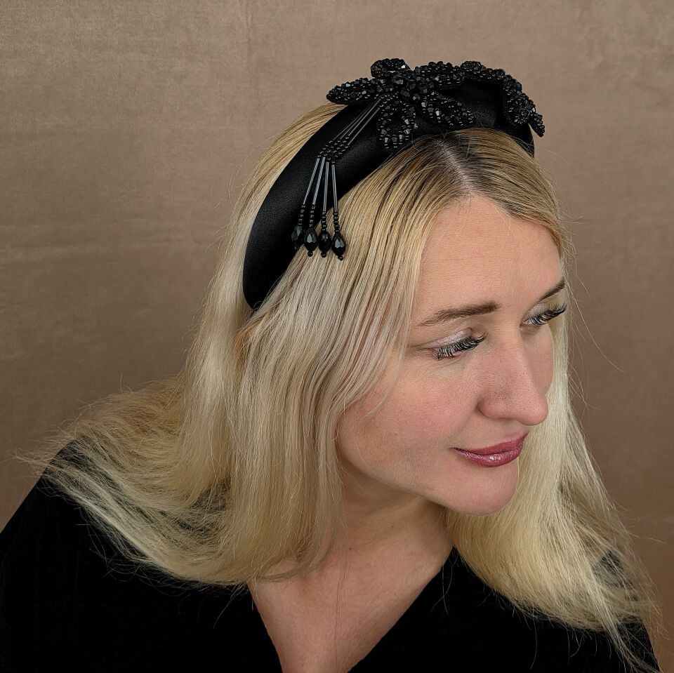 Mila Siyah Renk Taç