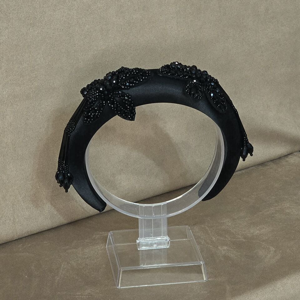 Mila Siyah Renk Taç