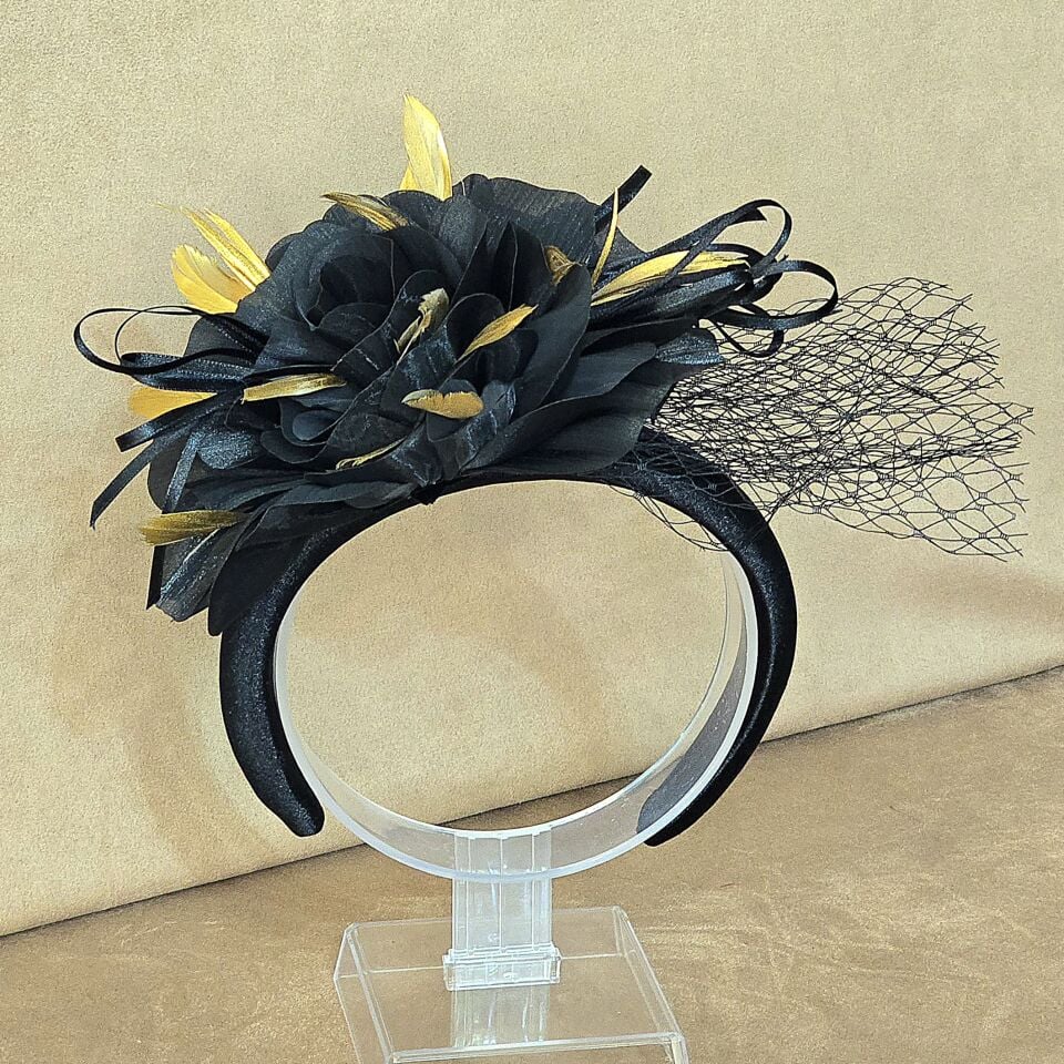 Amanda Siyah Gold Renk Taç