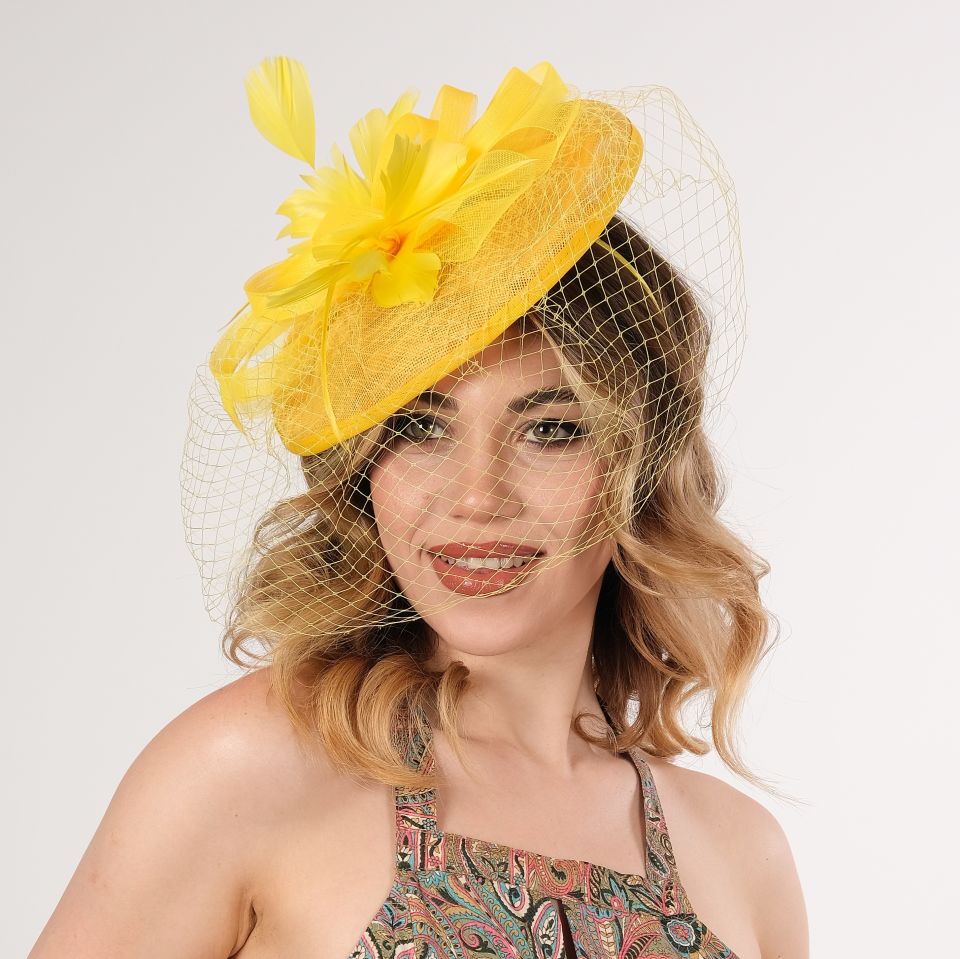 Patrice Sarı Renk Vualet Şapka 25 cm
