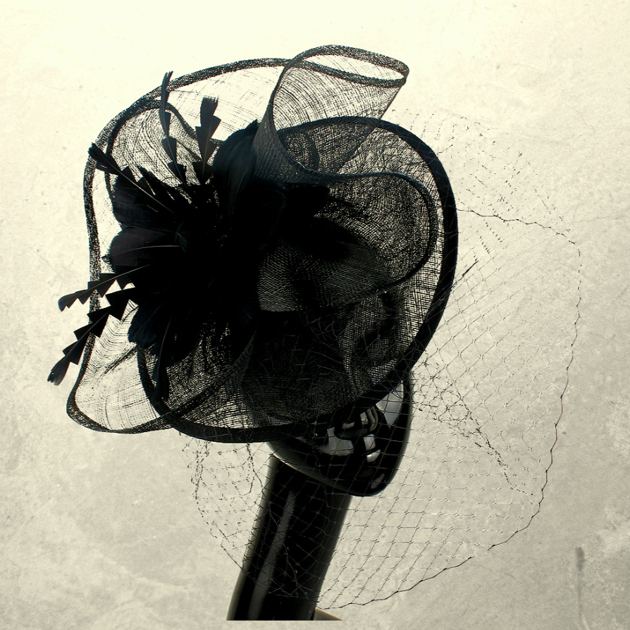 Madal Siyah Renk Vualet Şapka 35 cm