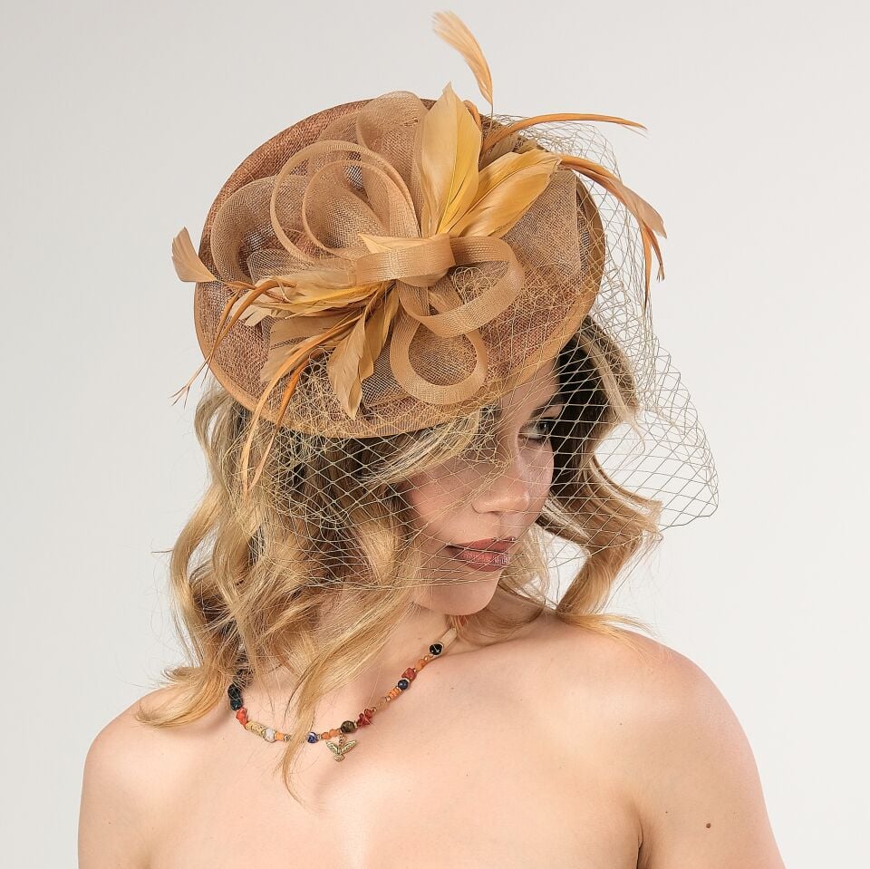 Patrice Karamel Renk Vualet Şapka 25 cm