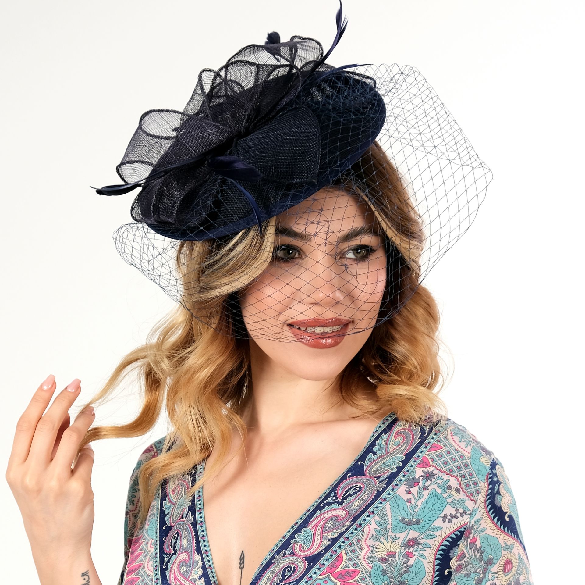 Dalida Lacivert Renk Vualet Şapka 25 cm