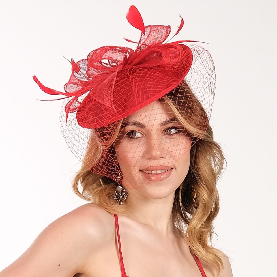 Dalida Kırmızı Renk Vualet Şapka 25 cm