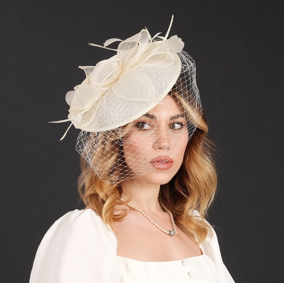 Dalida İnci Beyaz Renk Vualet Şapka 25 cm
