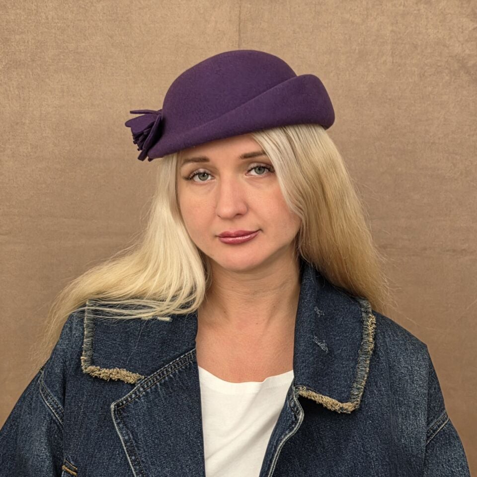 Chloe Mor Renk Çiçekli Şapka