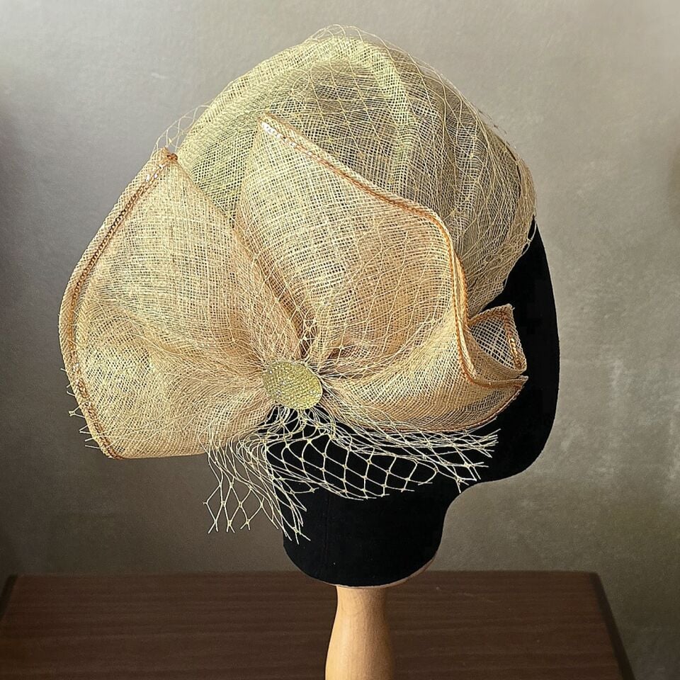 Diana Gold Bej Renk Vualet Kep 20 cm