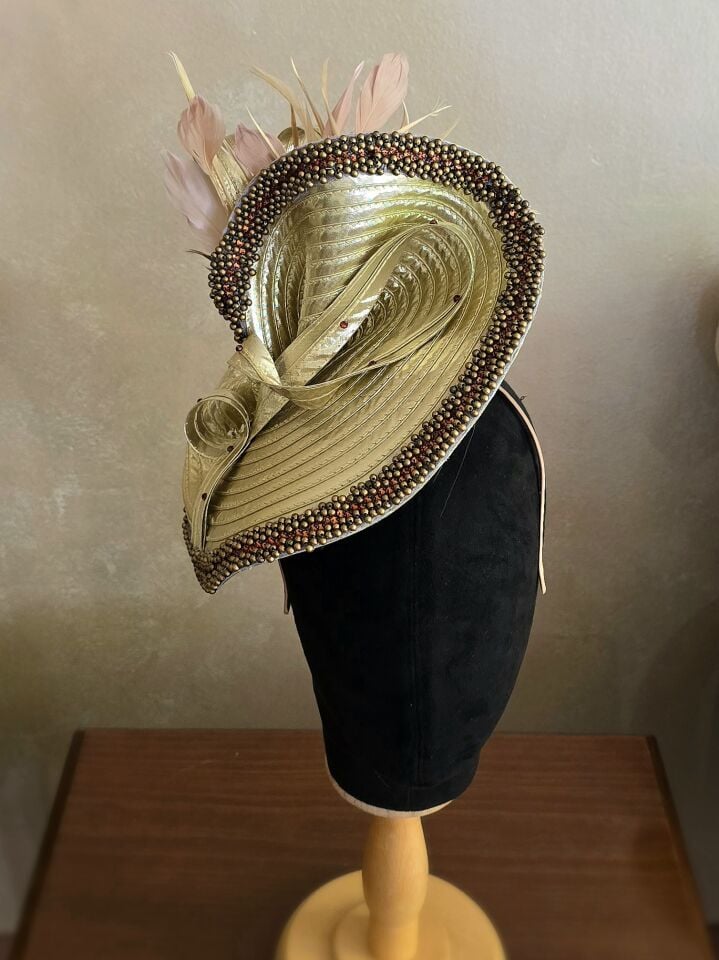 Clara  Dore Gold Renk Vualet Şapka 28 cm