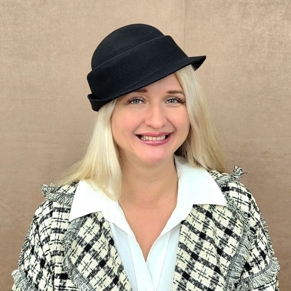 Camilla Siyah Renk Şapka