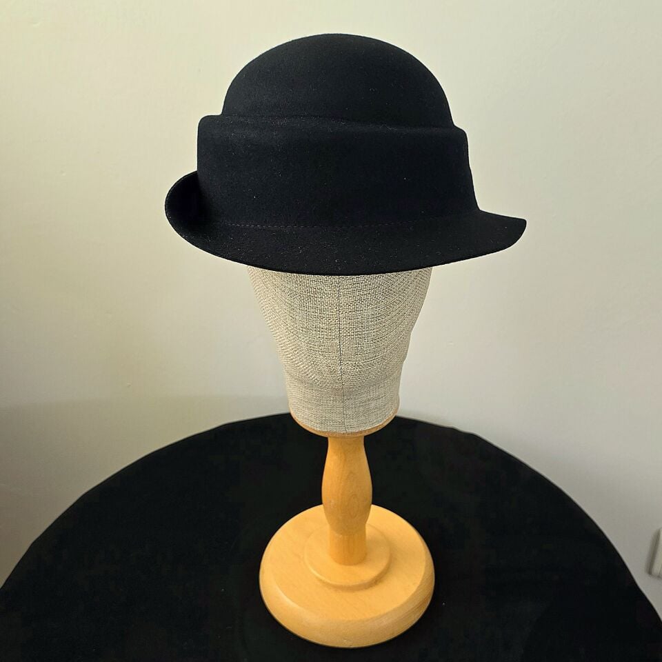 Camilla Siyah Renk Şapka