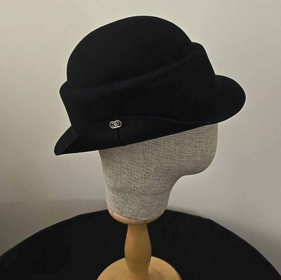 Camilla Siyah Renk Şapka