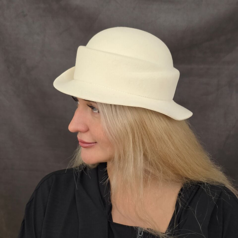 Camilla Krem Renk Şapka