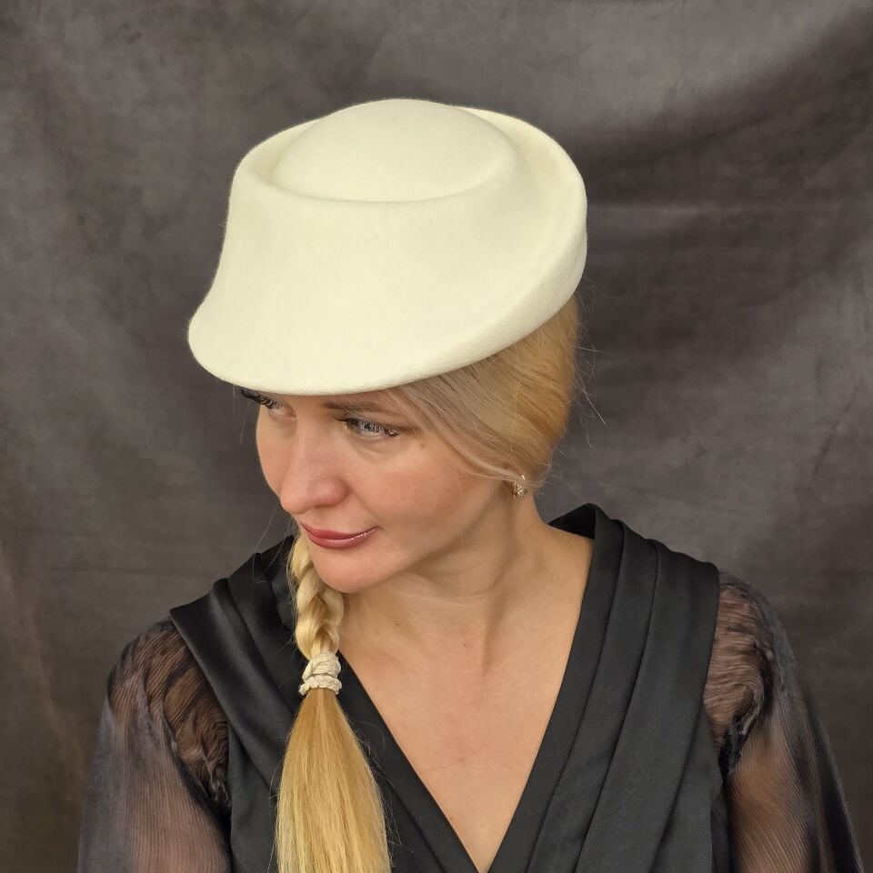 Astrid Krem Renk Şapka