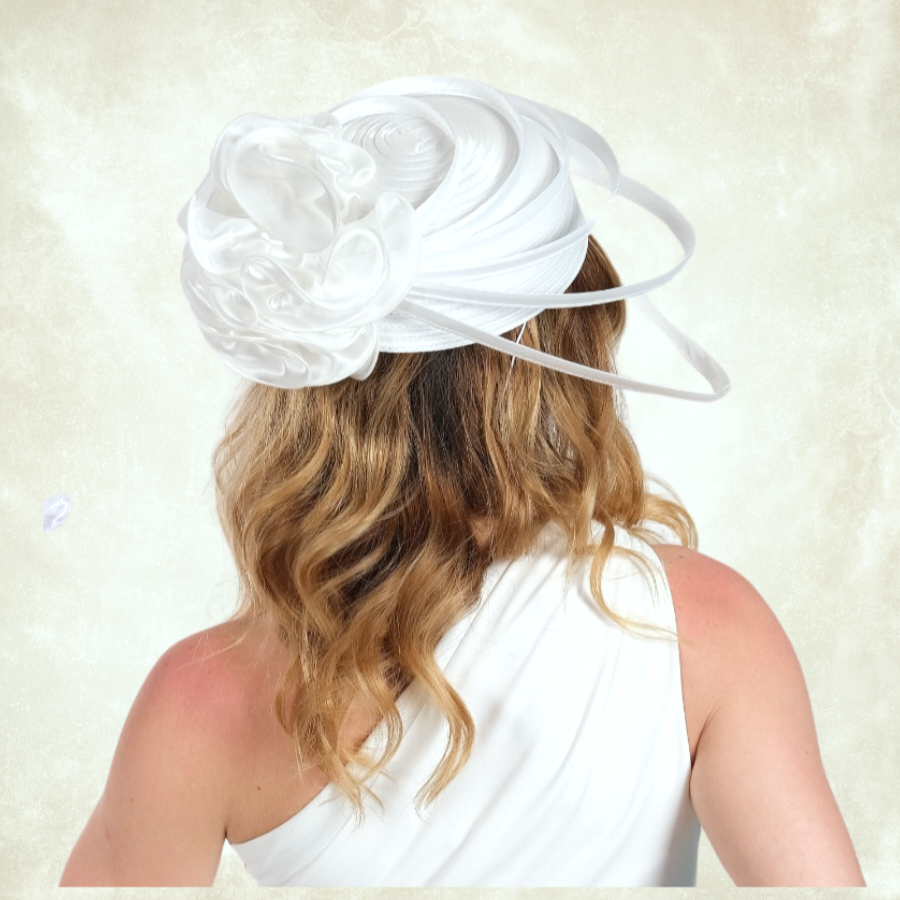 Anais Beyaz Renk Vualet Kep 22 cm