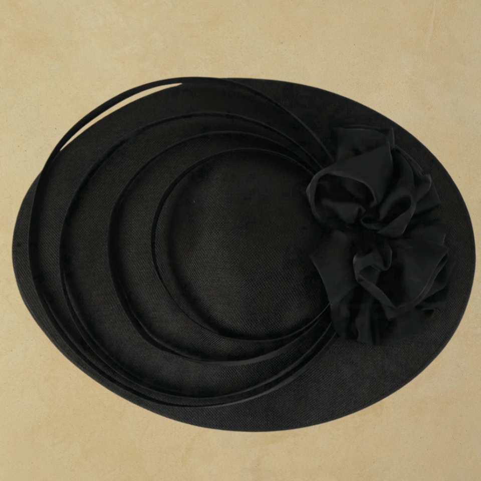 Mathilda Siyah Renk Vualet 45 cm Özel Şapka Kutulu
