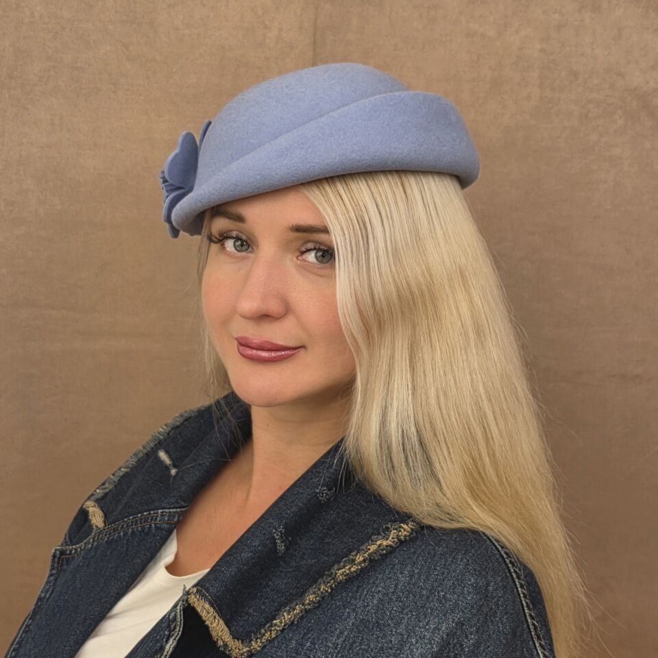 Chloe Buz Mavi Renk Çiçekli  Şapka