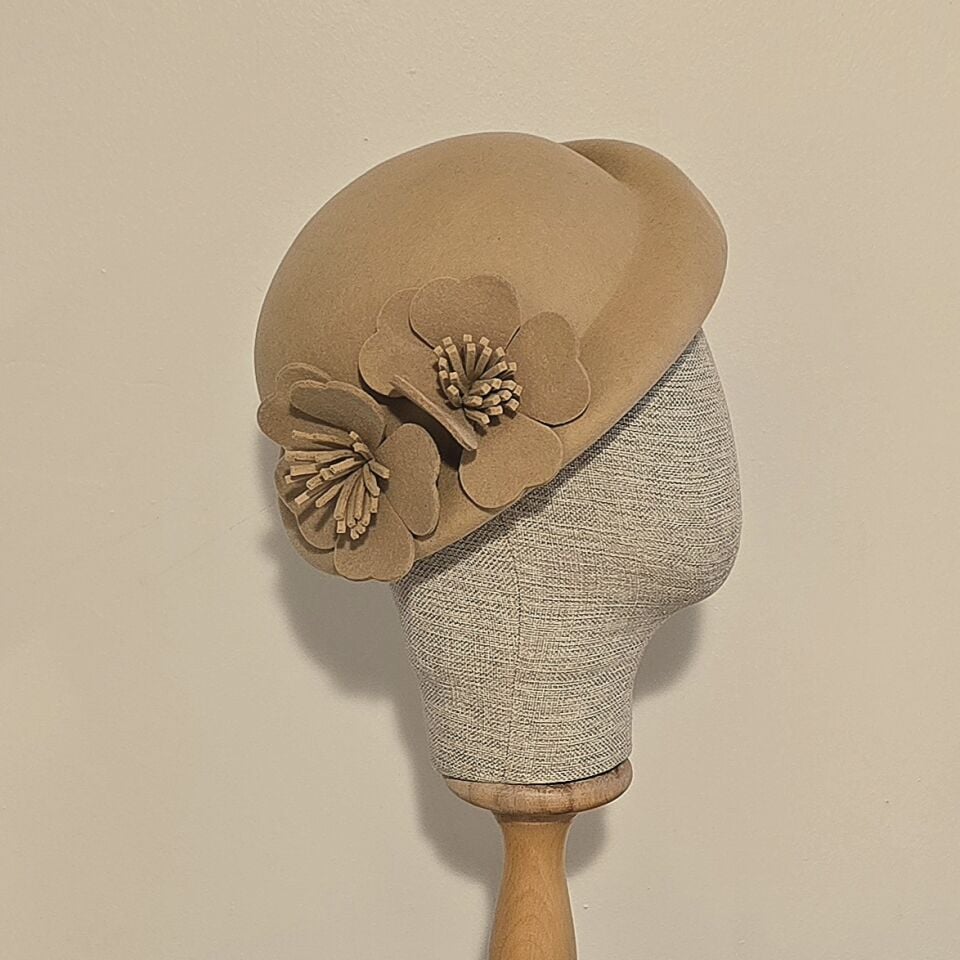 Chloe Camel Renk Çiçekli Şapka